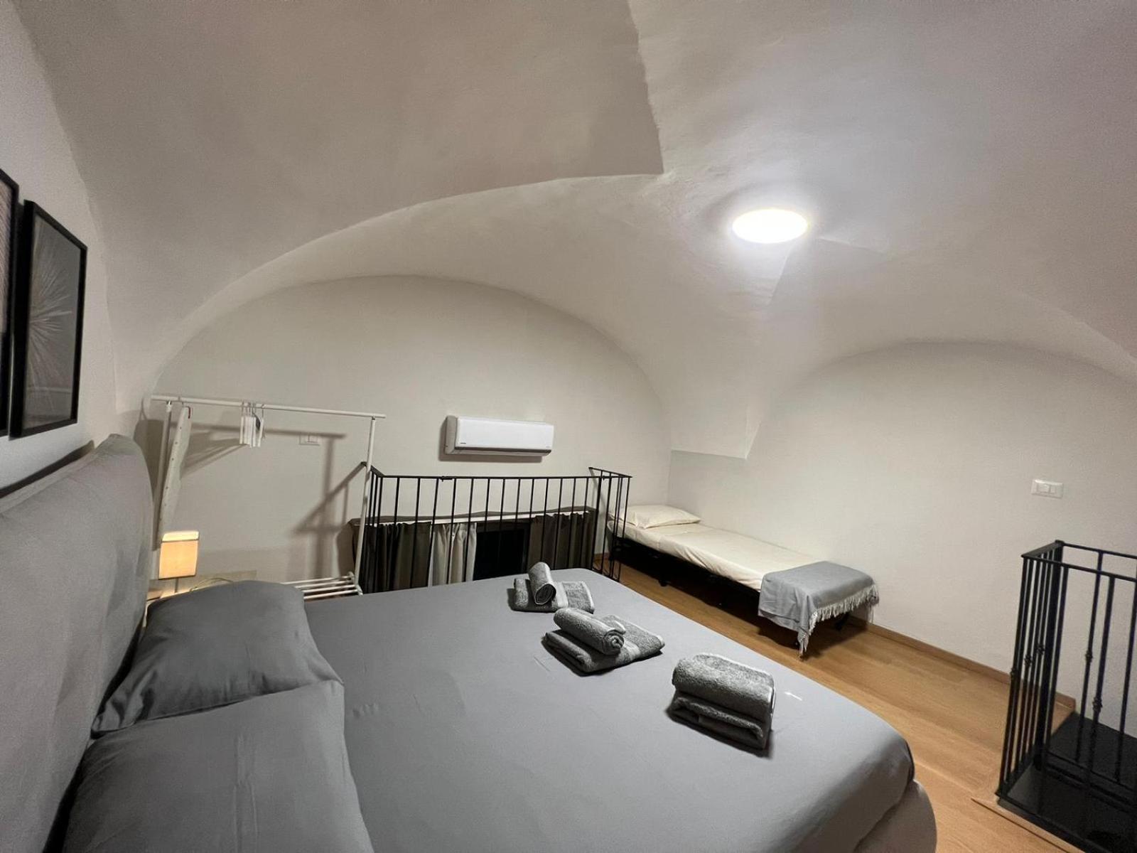 Almond Apartment Катания Экстерьер фото